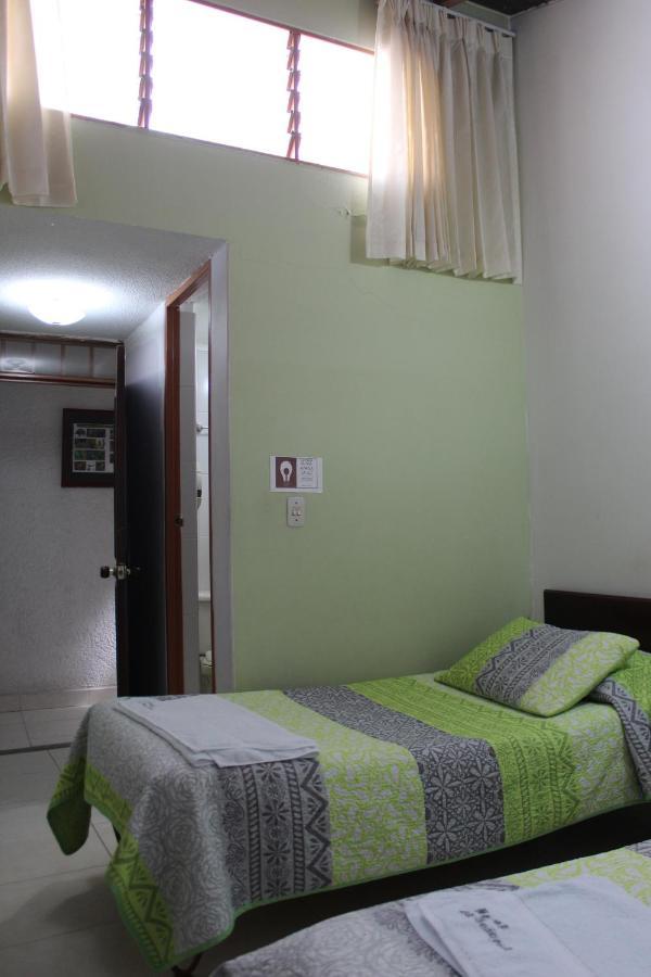 Hostal Isla Senorial San Gil Bagian luar foto